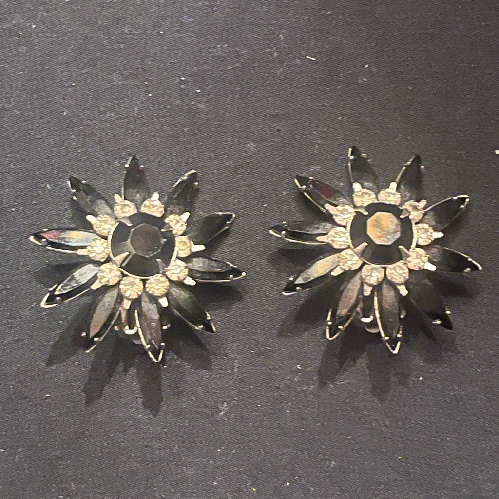 Vintage Black Rhinestone Floral Star Burst Earrings Judy Lee 18$